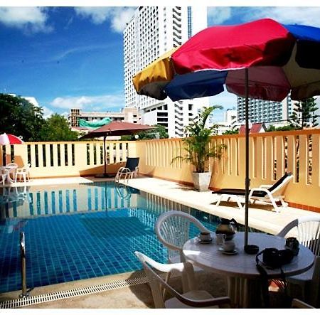 Soi2Inn Pattaya Exteriör bild