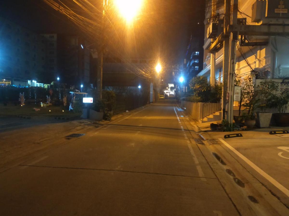 Soi2Inn Pattaya Exteriör bild