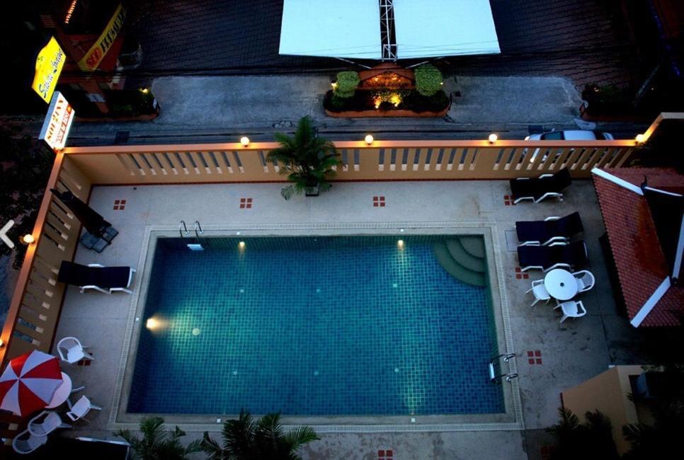 Soi2Inn Pattaya Exteriör bild