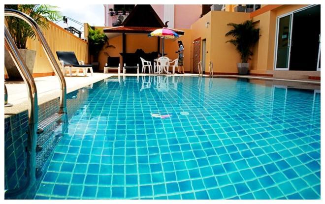 Soi2Inn Pattaya Exteriör bild